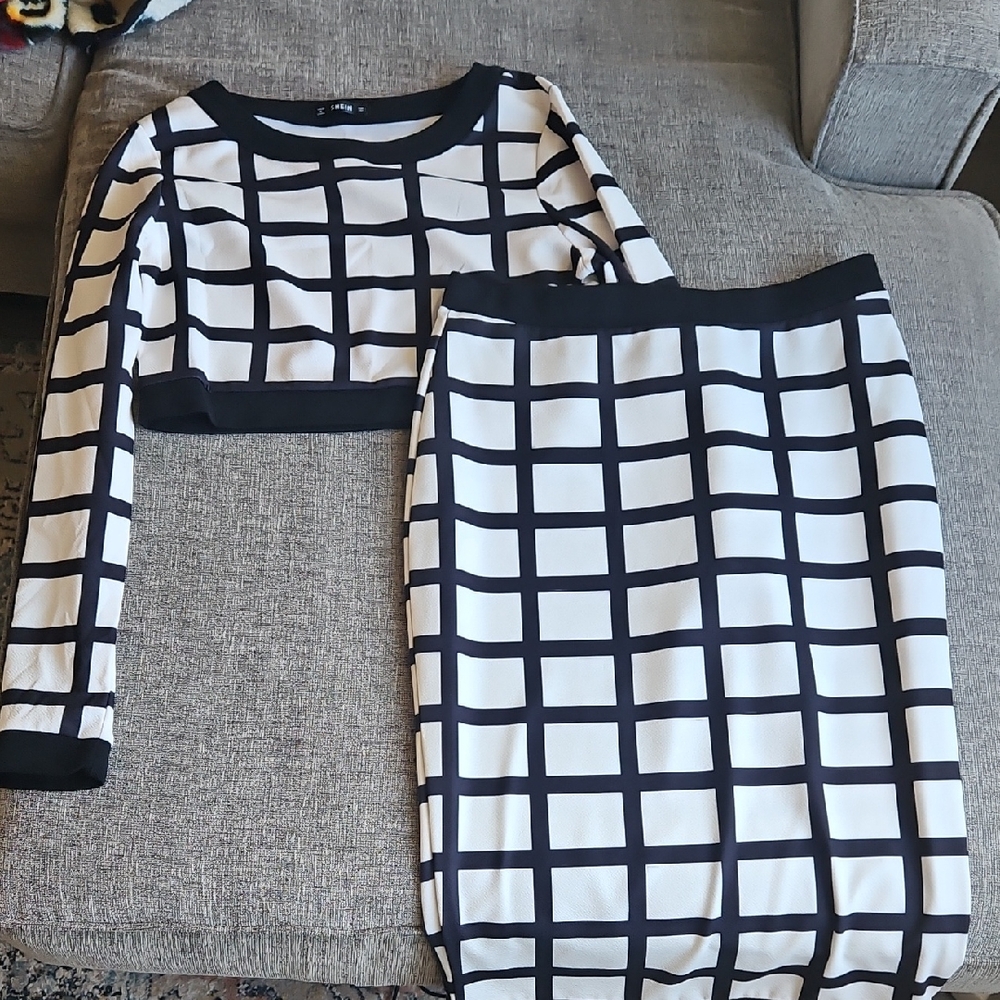 Black and White Grid Pattern Crop Top and Skirt Set